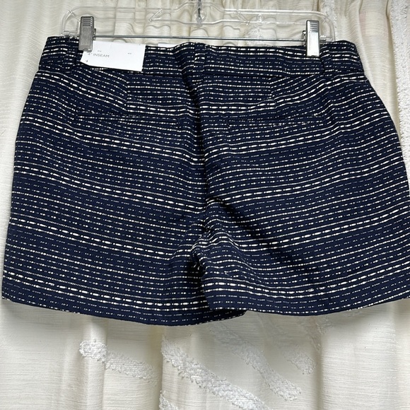 NWT Loft 4” shorts Navy and Ivory size 4 - Picture 2 of 2